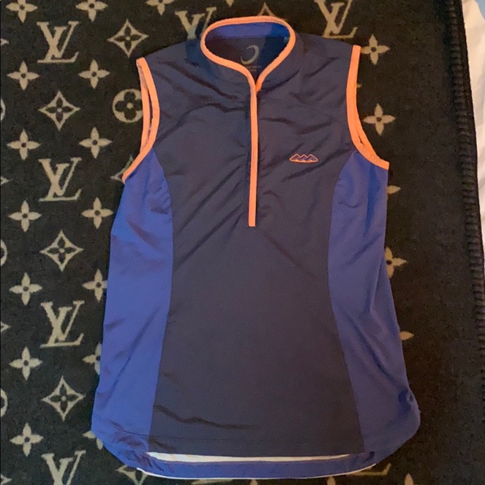 EUC Zero Restriction ladies golf top size S